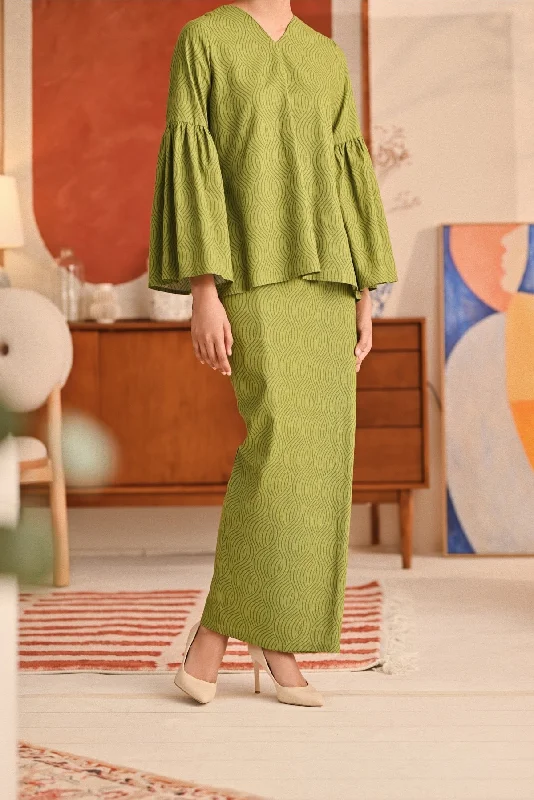 The Titi Women Folded Skirt - Olive Grove silk skirt sleek