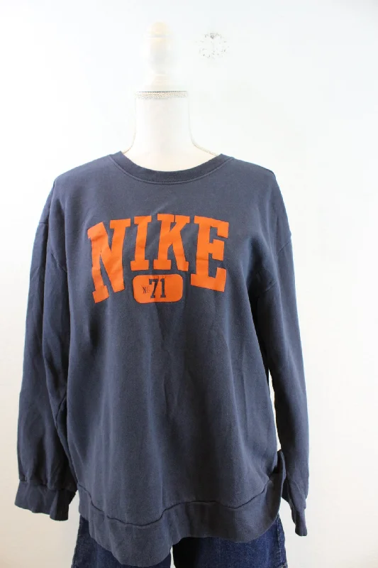 Vintage Nike Sweatshirt (L) Hoodie with Gradient Ombre Colorful