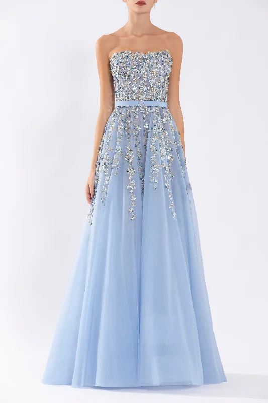 Tulle stapless dress with a dotted beading